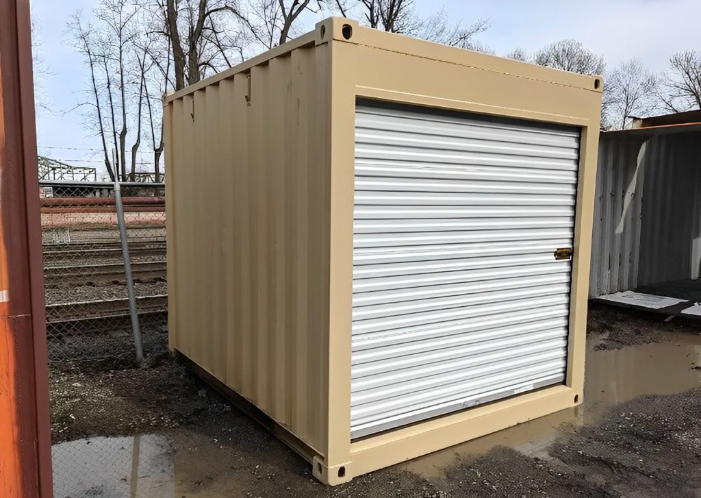 Contenedor con puerta enrollable de 10 pies — resistente a la intemperie almacén compacto, vista exterior