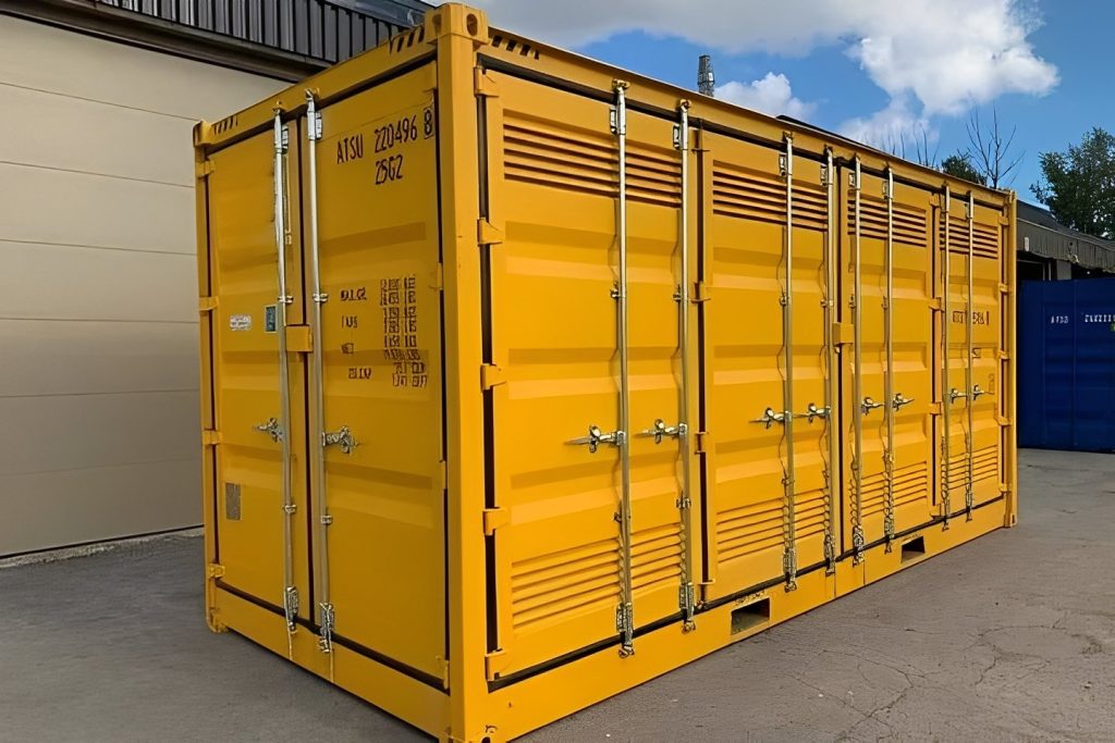 Contenedor de 30 × 8 pies — (Amarillo) un viaje — recortado a la medida tipo Conex, vista exterior