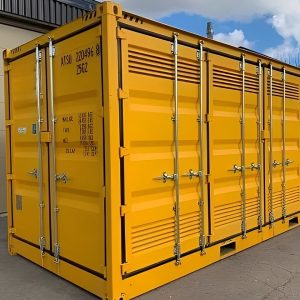 Contenedor de 30 × 8 pies — (Amarillo) un viaje — recortado a la medida tipo Conex, vista exterior