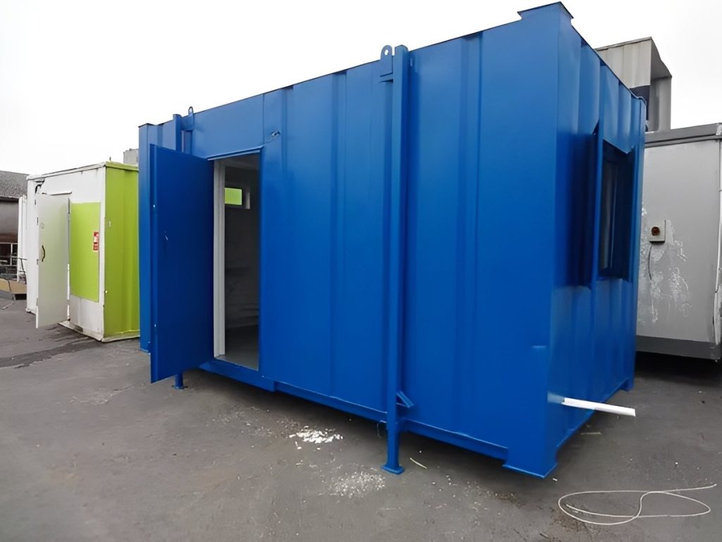 Caseta comedor con baño antivandálica de 16 × 9 pies — módulo de servicios aislado, vista exterior