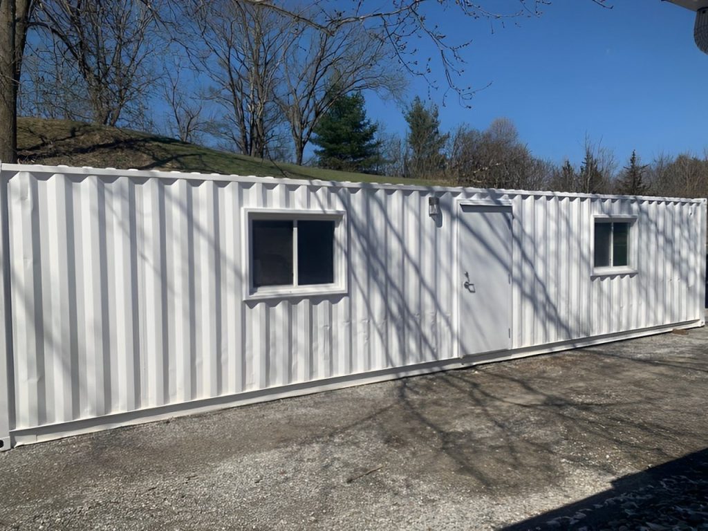 ModiBox de acero oficina con baño de 40 × 8 pies — conversión de contenedor llave en mano, vista exterior
