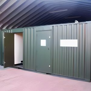 Caseta de servicios de 20 × 9 pies — módulo con comedor y cuarto de secado autónomo, vista exterior