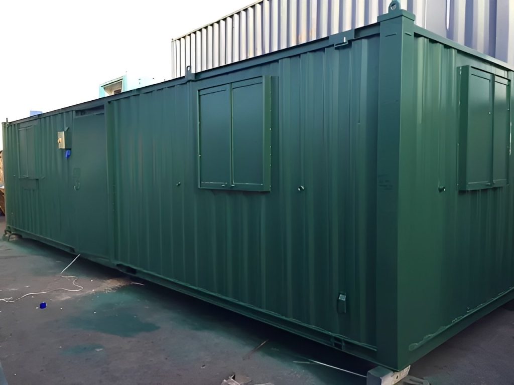 Oficina con cocina y baño antivandálica de 32 × 10 pies — caseta de obra de tres cuartos, vista exterior