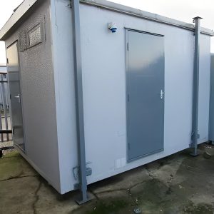 2+1 módulo de baños portátil de 12 × 9 pies — con textura de madera módulo reacondicionado, vista exterior